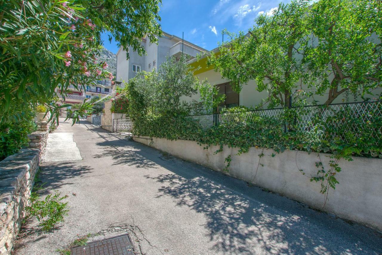 Apartments Kristina Omiš Buitenkant foto