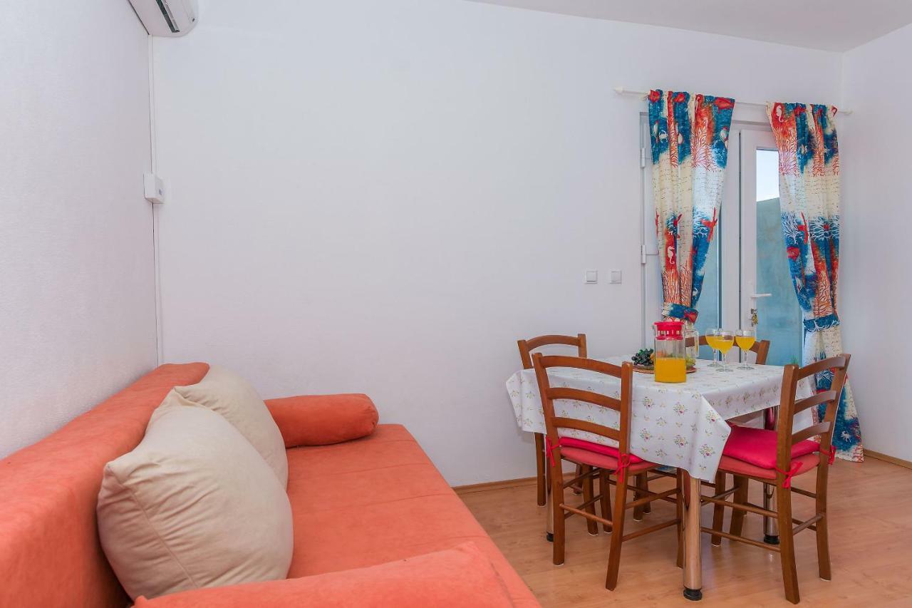 Apartments Kristina Omiš Buitenkant foto