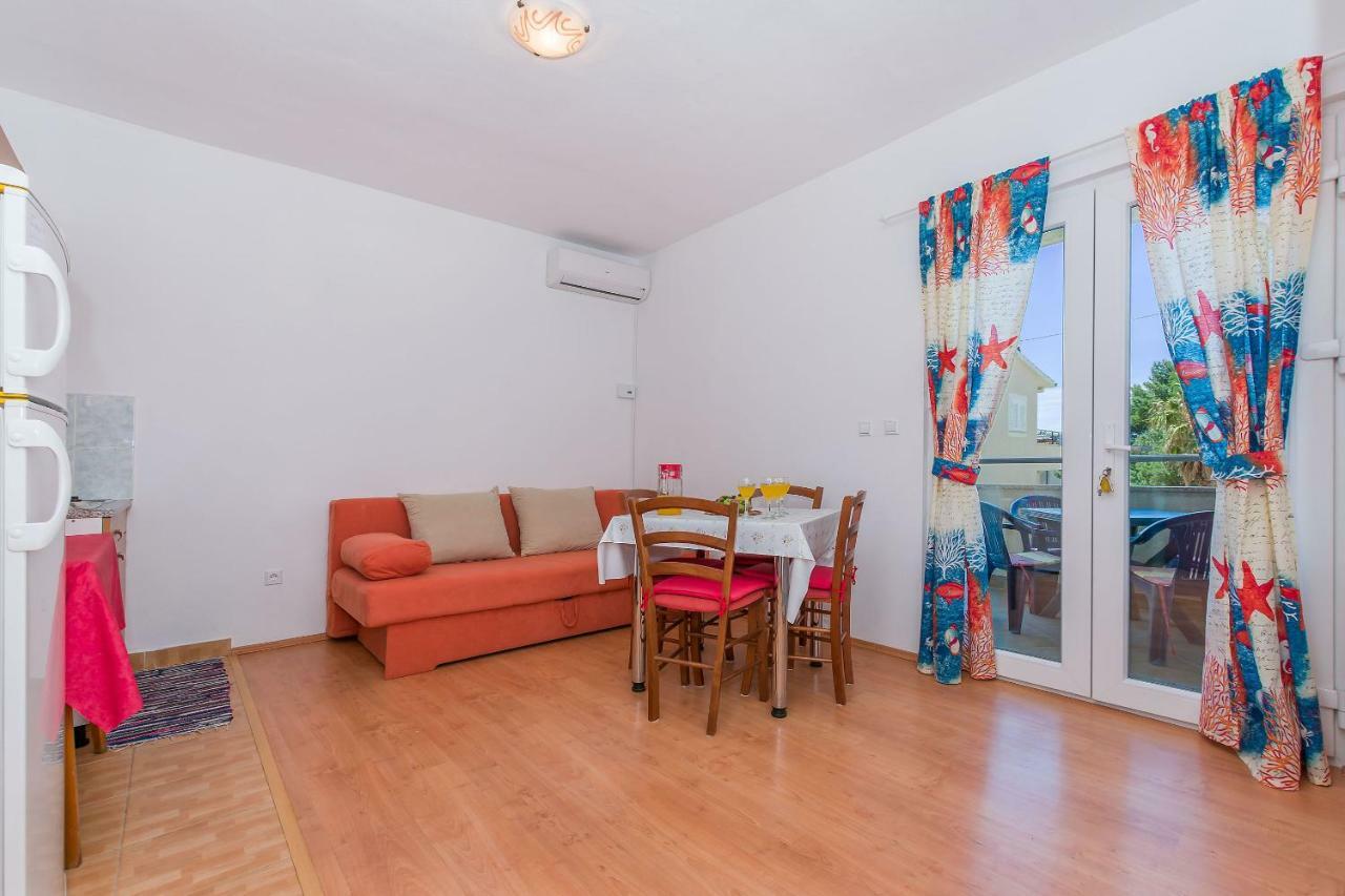 Apartments Kristina Omiš Buitenkant foto